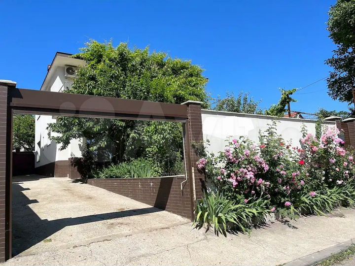 Дом 168 м² на участке 4 сот.