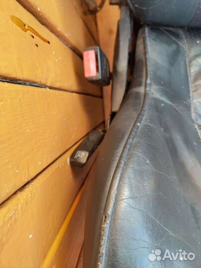 Кожаные передние сиденья
