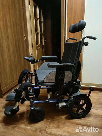 Инвалидная коляска с електроприводом
