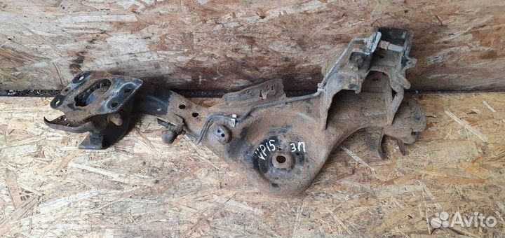 Рычаг задний продольный правый Nissan Qashqai (J1