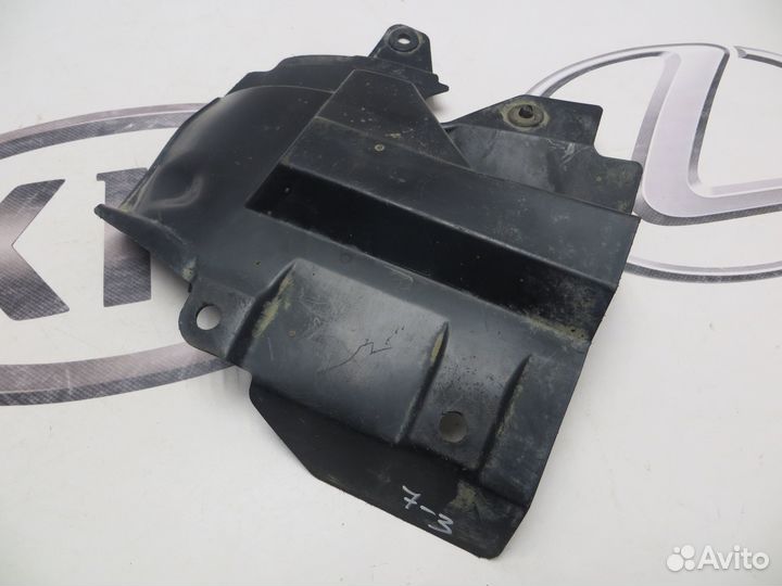 Пыльник двигателя правый Mazda CX-7