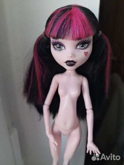 Кукла монстр хай Дракулаура базовая