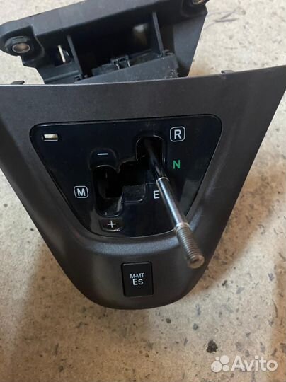 Селектор АКПП Тойота аурис 2008 год