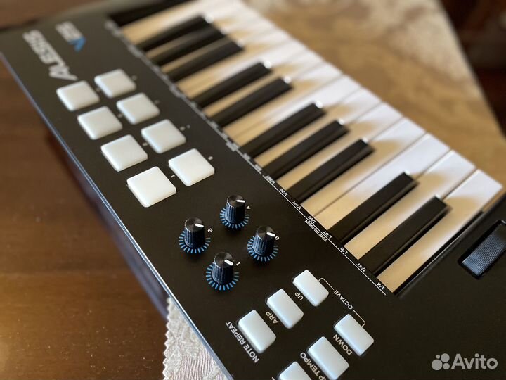 Midi-клавиатура Alesis V25 mkii, 25 клавиш