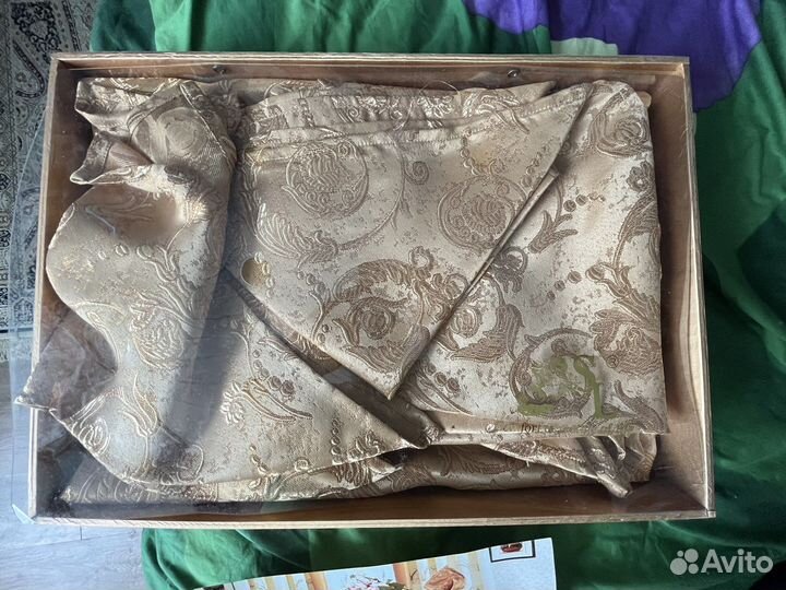 Комплект столового белья : скатерть и салфеки