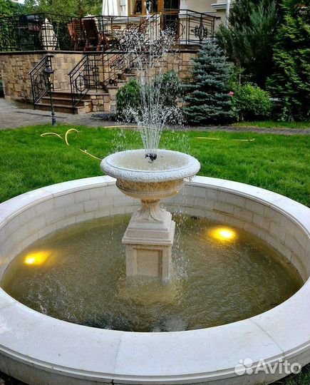 Классический фонтан с чашей