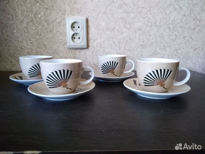 Чашки с блюдцами avon