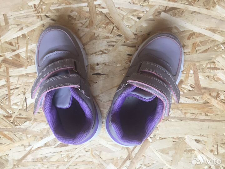 Кроссовки детские 27р
