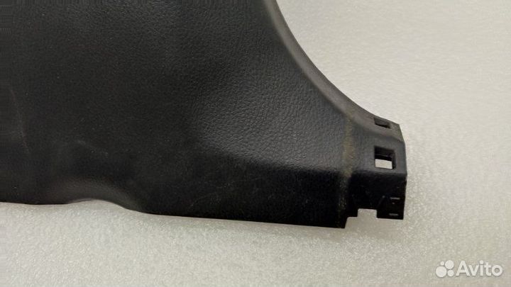 Обшивка центральной стойки правая Toyota Camry