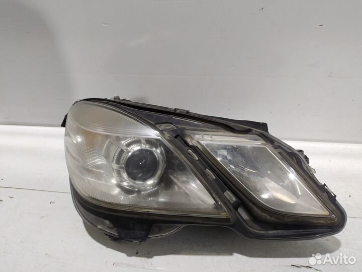 Фара правая Mercedes-Benz E-Class