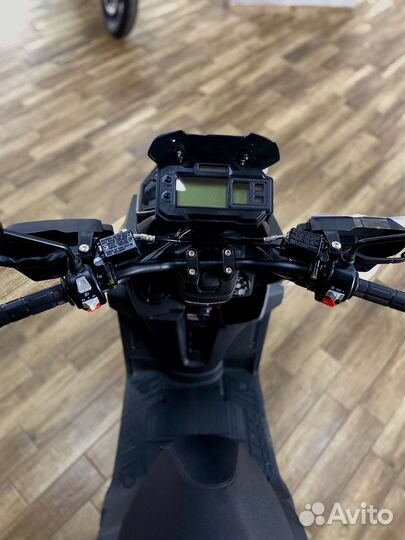 Скутер Motoland tank 150