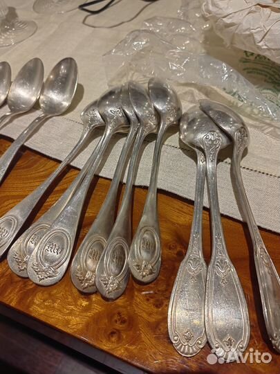 Столовое серебро, ложки, вилки