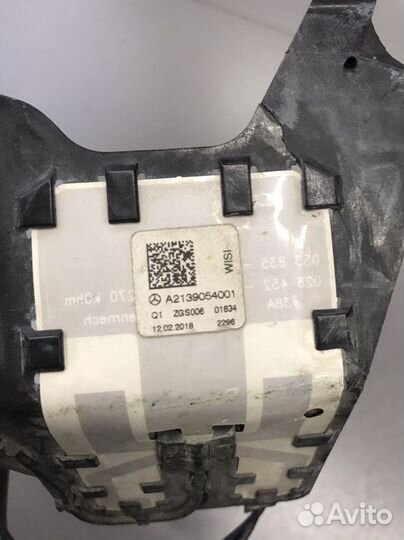 Антенна в зеркале заднего вида Mercedes E W213