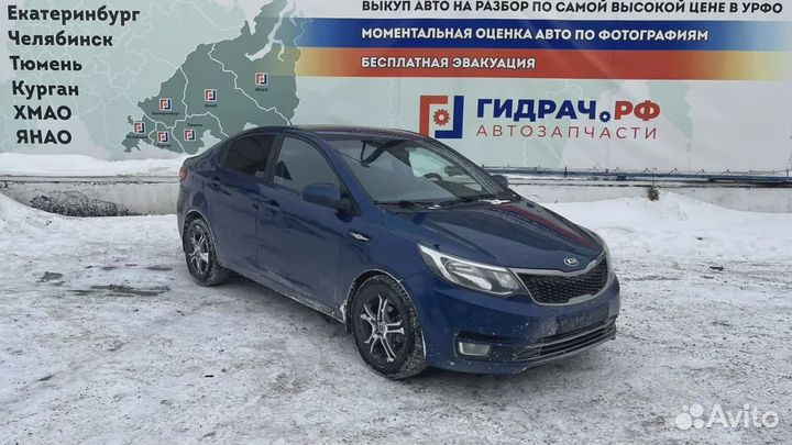 Фонарь задний наружный правый Kia Rio 3 92402-4X500. Дефект