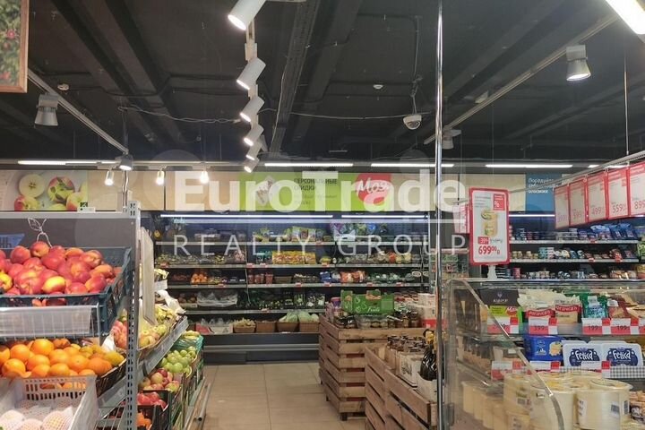 Продам торговое помещение, 2451 м²