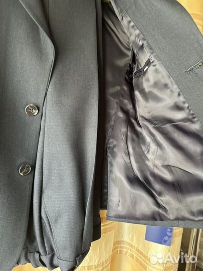 Школьный костюм новый 128