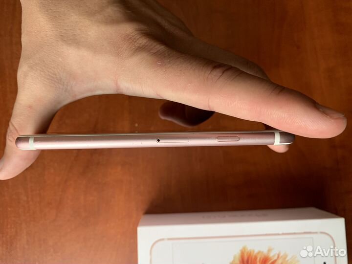 Телефон iPhone 6s