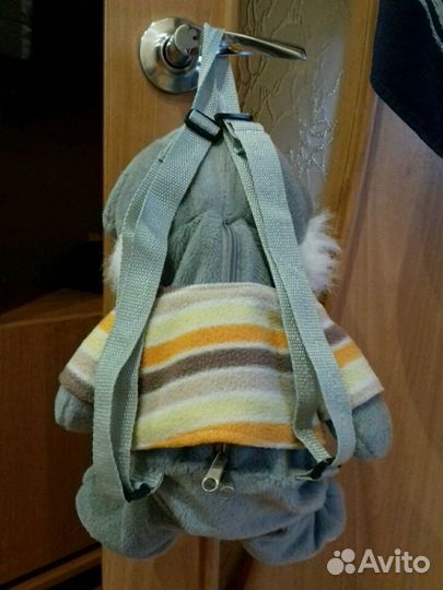 Игрушку-рюкзак