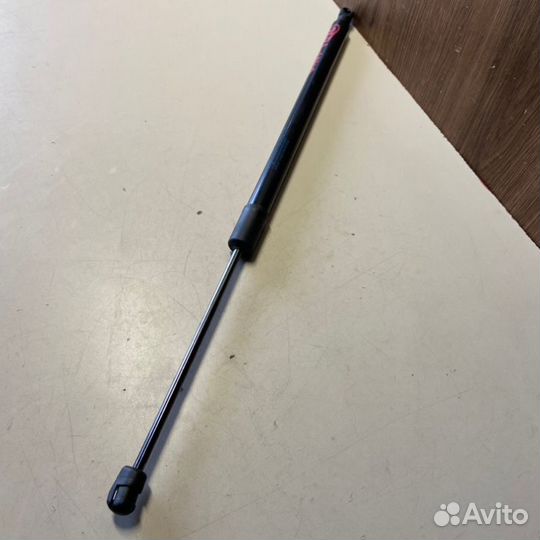 Амортизатор багажника правый Changan Uni-T