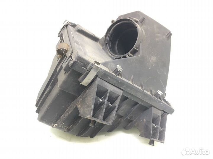 Корпус воздушного фильтра Volkswagen Passat B5 1.9