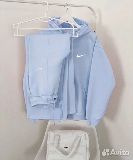 Спортивный костюм женский