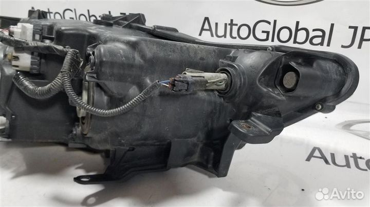 Фара правая Toyota Camry