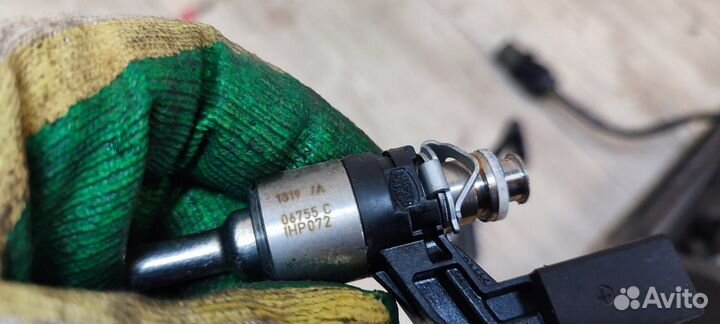 Форсунка топливная Volkswagen 1.4 tfsi