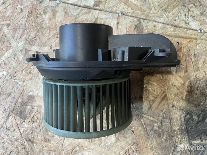 Моторчик печки Volkswagen Passat b5