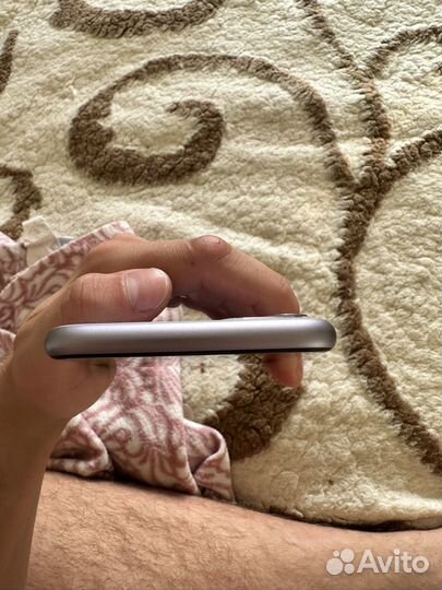 Телефон iPhone 11 128 gb