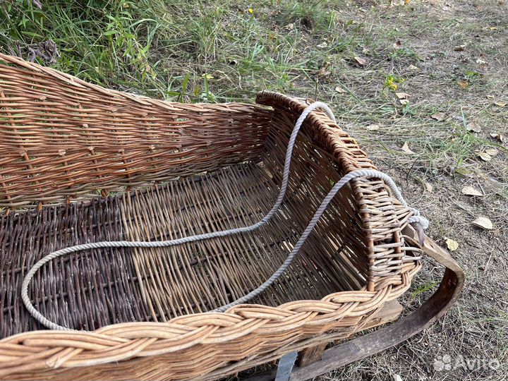 Сани плетеные старинные