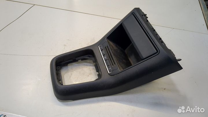 Консоль салона Volkswagen Tiguan, 2011