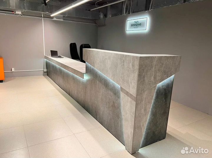 Барные стойки, зоны ресепшн серии Скос