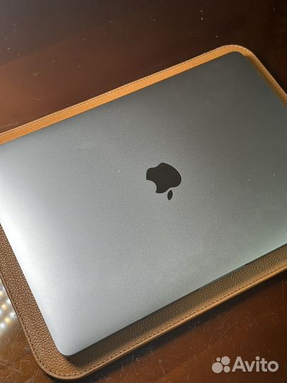 Macbook pro 13 m1 2020 (8/512)