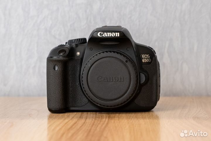 Зеркальный фотоаппарат Canon 650D body