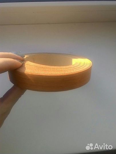 Мебельная кромка с клеевой основой