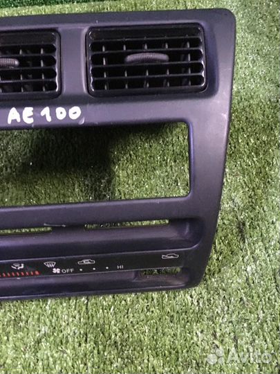 Рамка магнитоллы Toyota Corolla AE100 1994