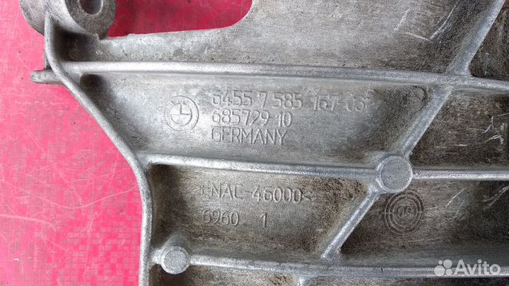 Кранштейн крепления BMW X5 E70