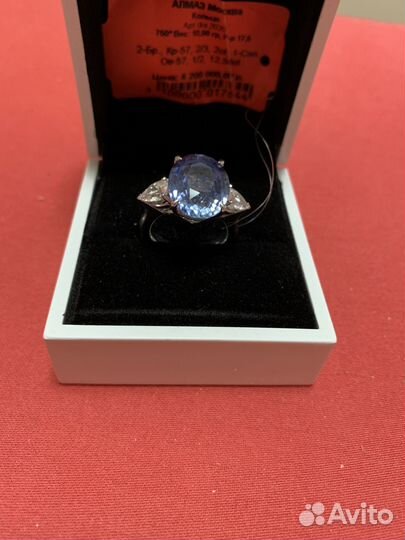 Кольцо с сапфиром и бриллиантами