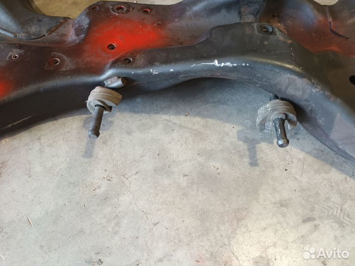 Подрамник передний Mitsubishi Lancer 9 MR510285