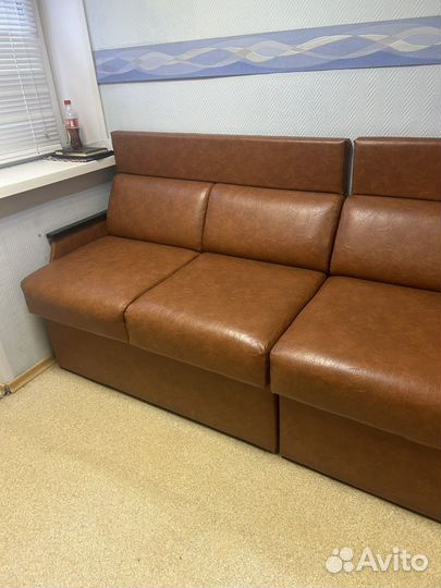 Диван прямой офисный кожзам