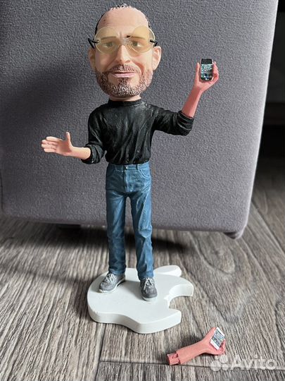 Статуэтка Стива Джобса apple