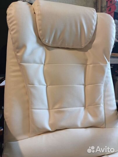 Офисное кожаное кресло