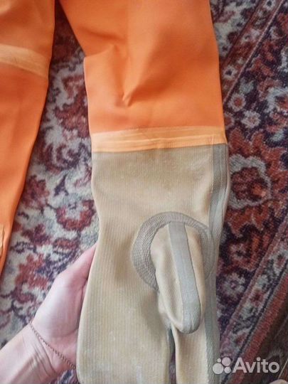 Водолазый гидрокостюм