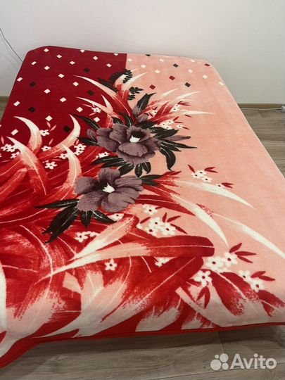 Плед -покрывало б/у
