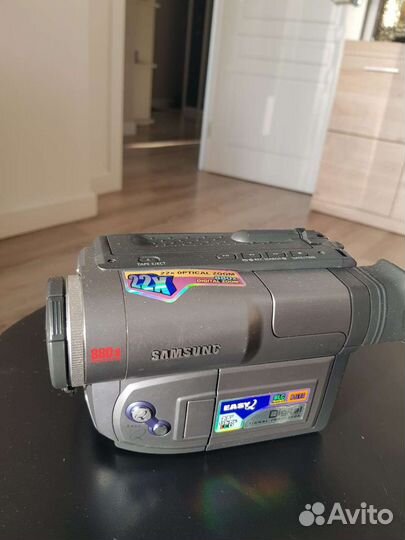 Цифровая видеокамера sony