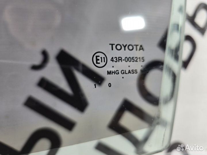 Стекло двери переднее левое Toyota Camry 50