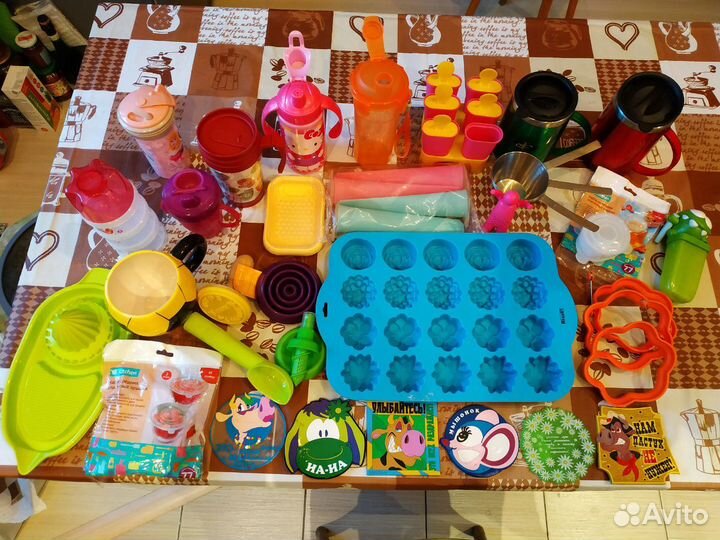 Стаканы,термосы,воронка, подставки и другое