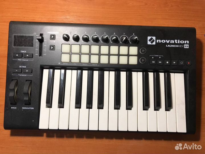 Novation Launchkey 25 MK3
