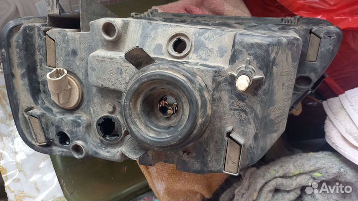 Фара на renault logan 1