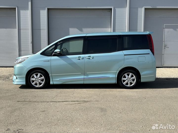 Toyota Noah 1.8 CVT, 2015, 120 586 км